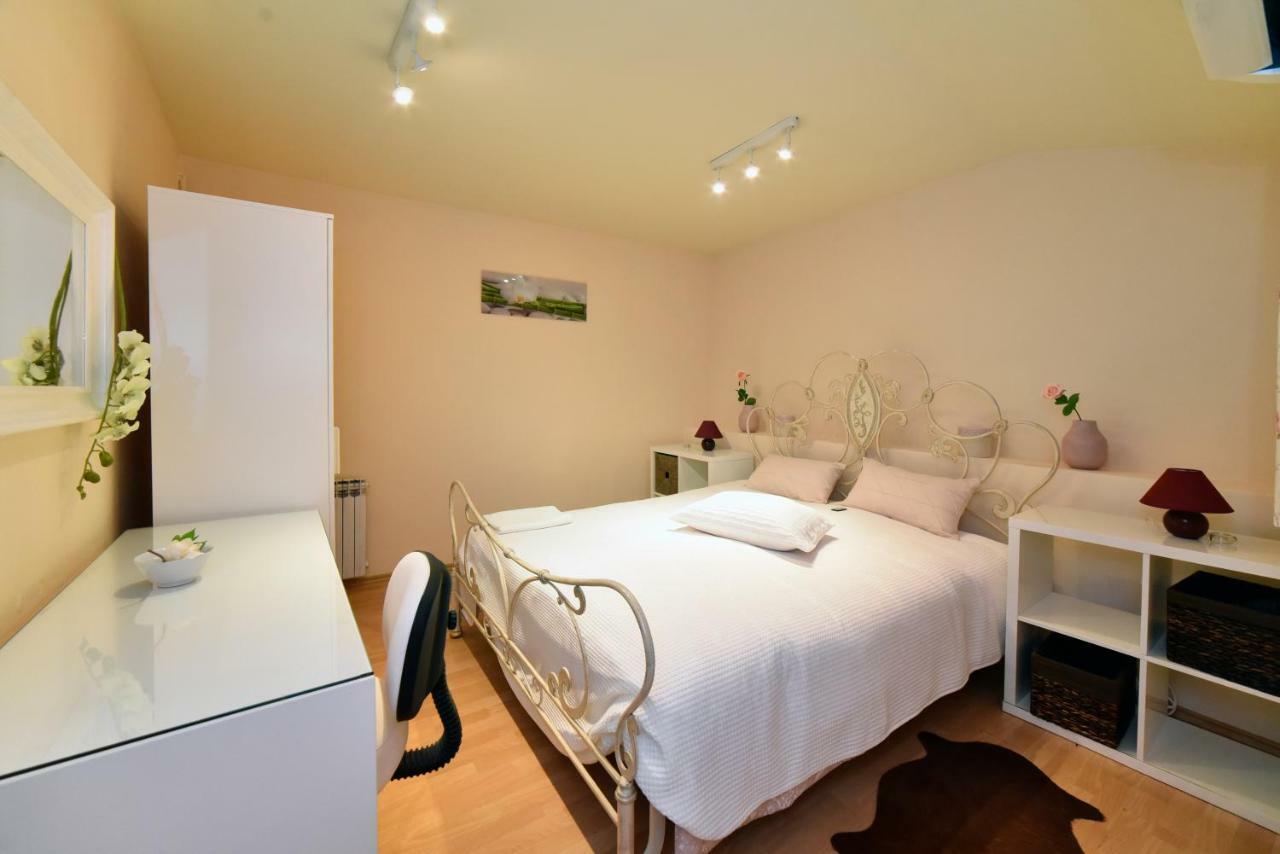 Ban Jelacic Apartment Zagreb Eksteriør bilde