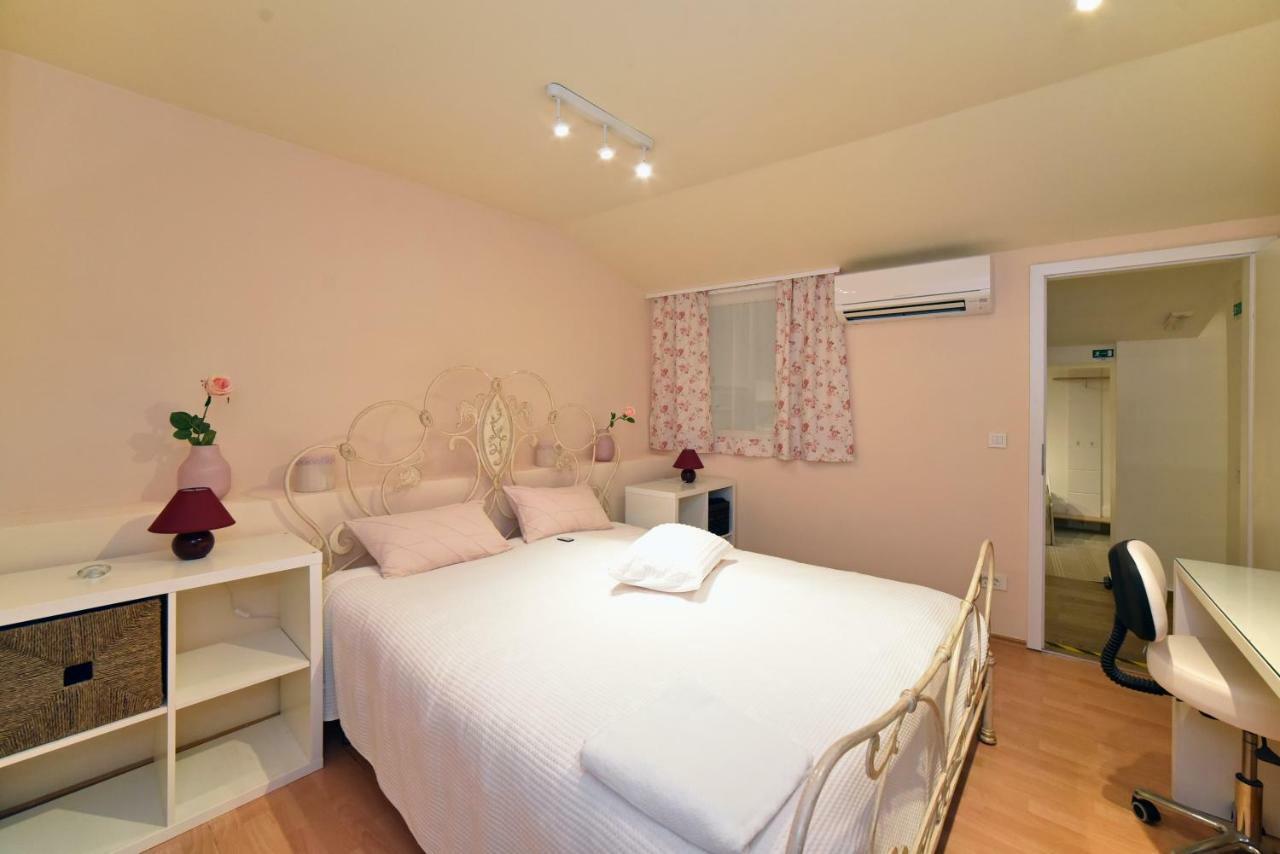 Ban Jelacic Apartment Zagreb Eksteriør bilde